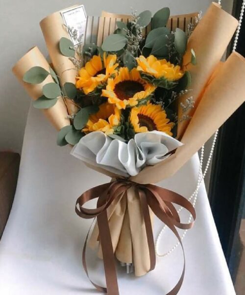 bó hoa hướng dương giấy báo