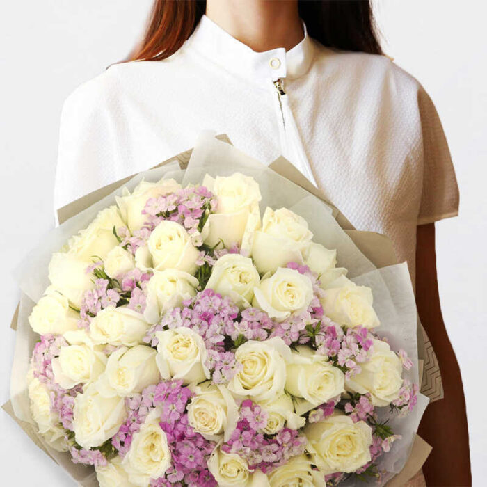 Bó hoa hồng trắng 33 cành trắng tinh khiết