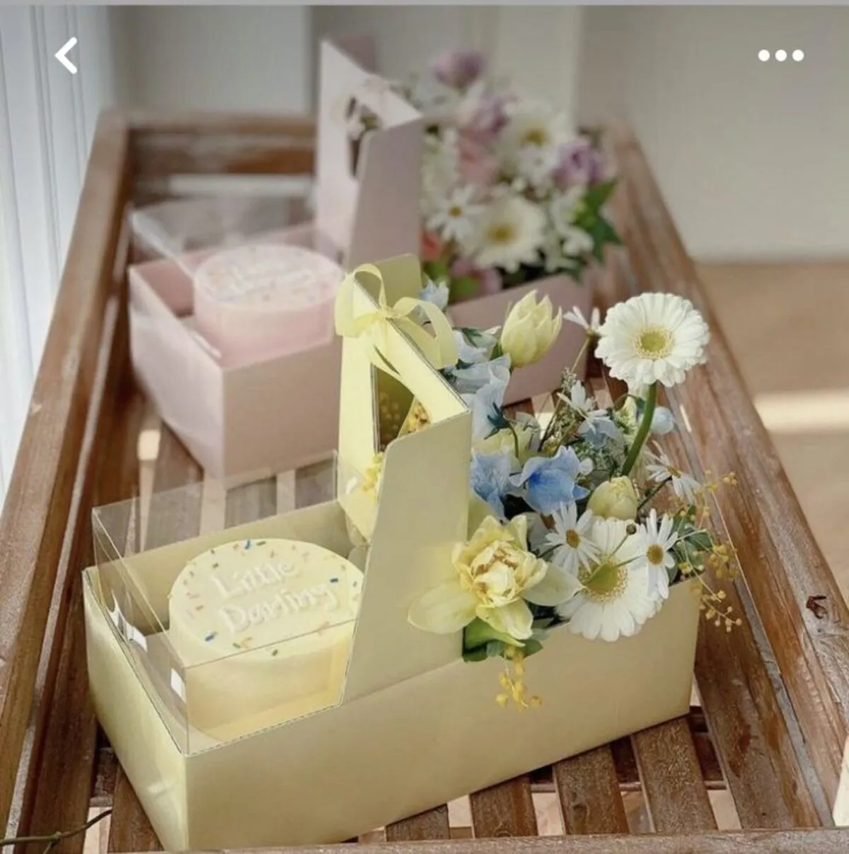 Giỏ hoa tặng sinh nhật kèm bán
