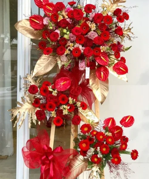 Kệ hoa khai trương đồng tiền