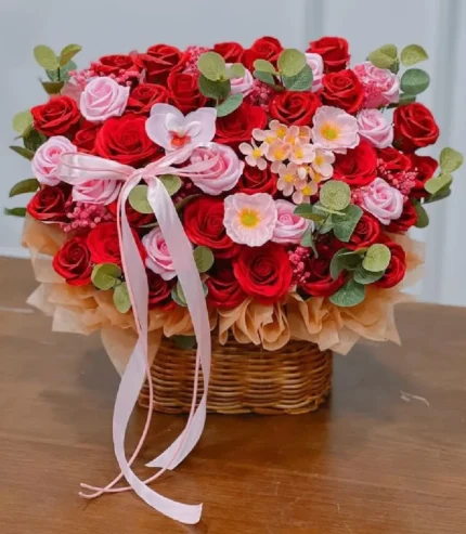 Lẵng hoa sáp để bàn