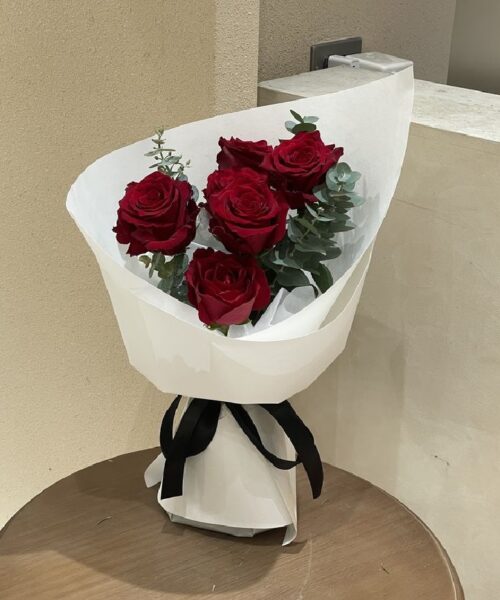 Những bó hoa hồng đỏ 200k giá rẻ nhất