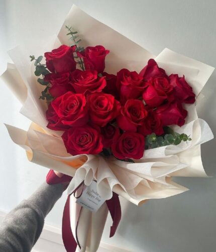 Bó hoa hồng đỏ hình trái tim