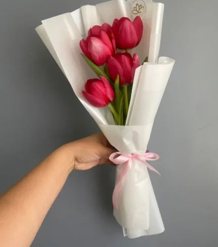 Bó hoa tulip đỏ 4 bông