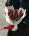 Bó tulip đỏ đẹp