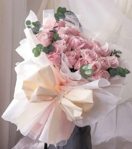 hoa sinh nhật bạn gái tone hồng pastel